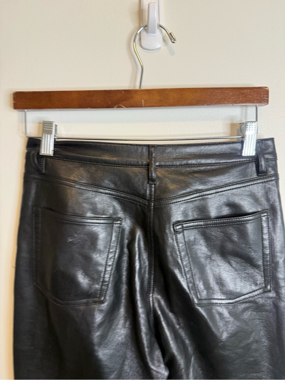 Aritzia Wilfred Melina Vegan Leather Pants Size 4 black - Picture 5 of 7